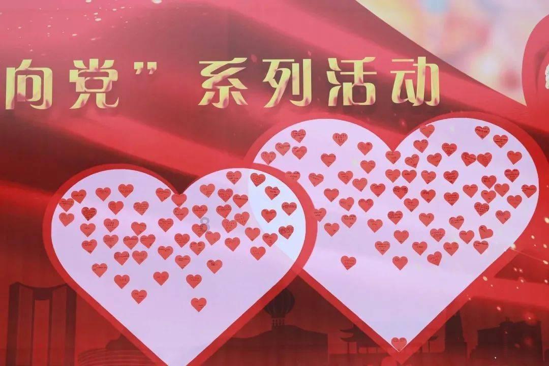逃离海滩的女孩